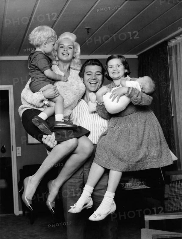 Jayne MANSFIELD with family