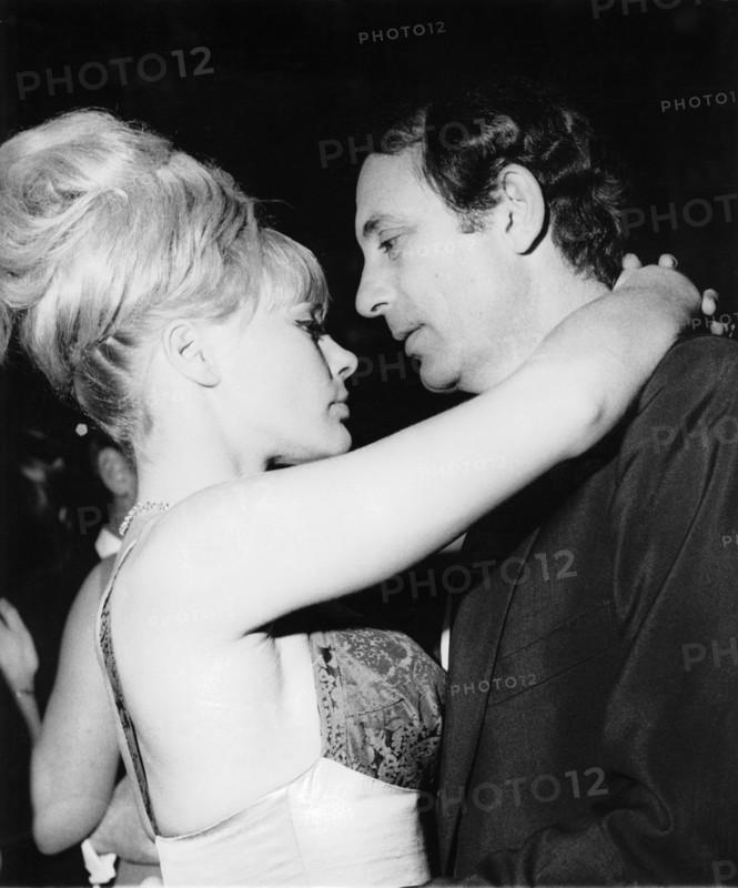 Elke SOMMER and Joe HYAMS, 1966