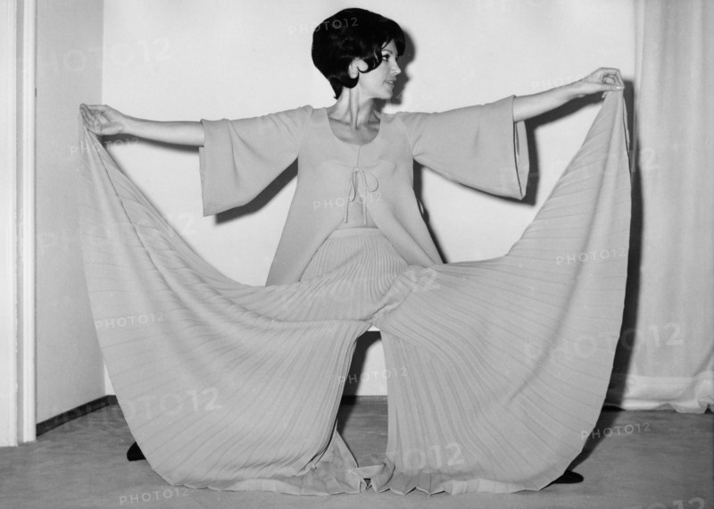 Petra SCHÜRMANN in a pants suit by Heinz Oestergaard, Munich 1969