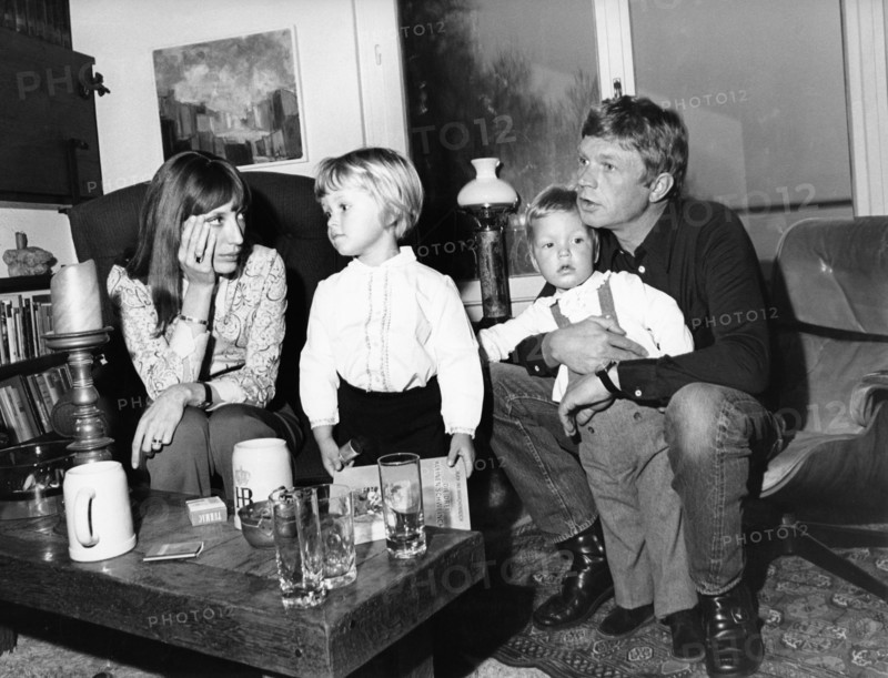 Hardy KRÜGER with family, 1971