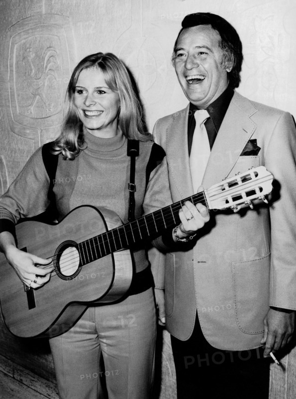 Mona FREIBERG und Fred BERTELMANN