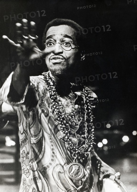 Sammy DAVIS Jr. at a stage performance