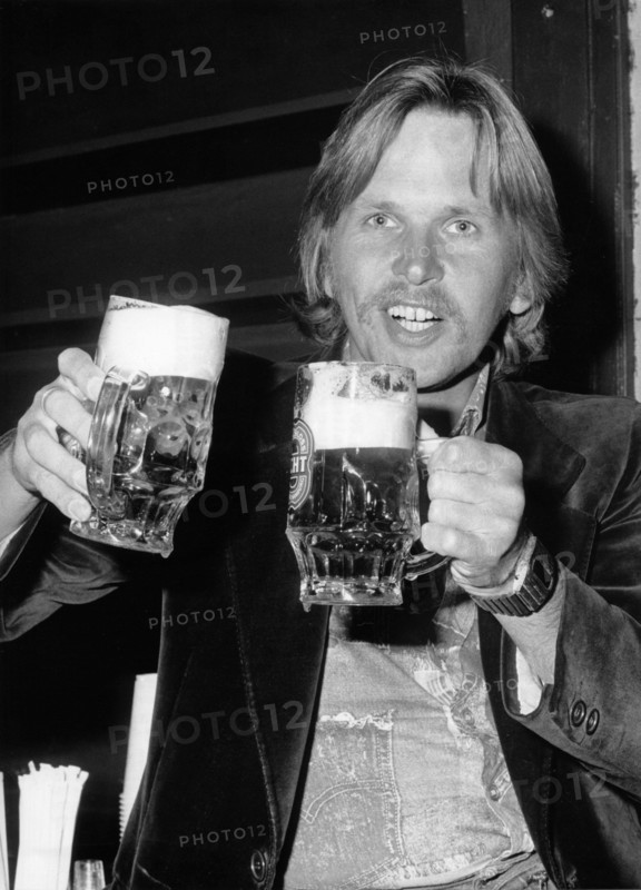 Frank ZANDER in 'I drink to your health, Marie'