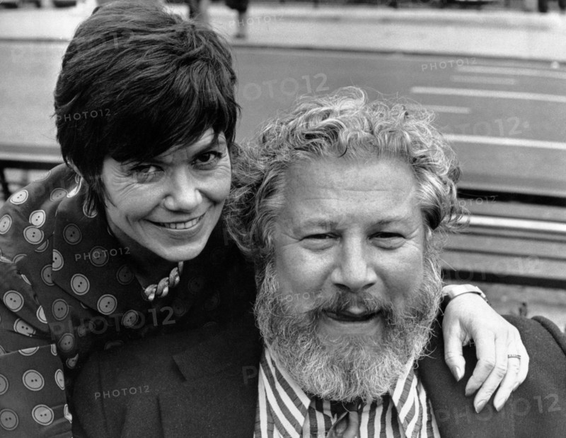 Peter USTINOV with his wife Helene DU LAU d'Allemans, 1972