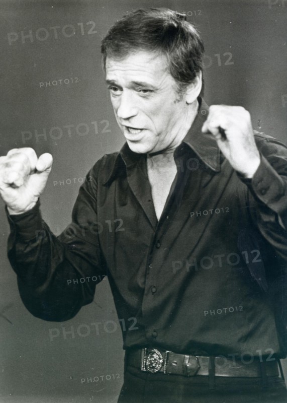 Yves MONTAND