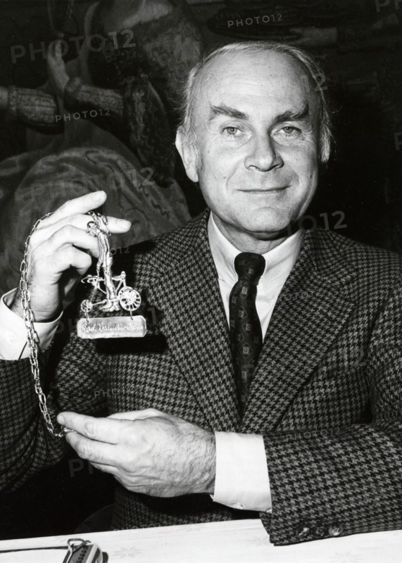 LORIOT with the Karl Valentin Order, Munich 1974