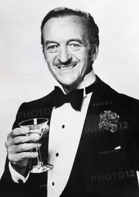David NIVEN, portrait with cocktail glass