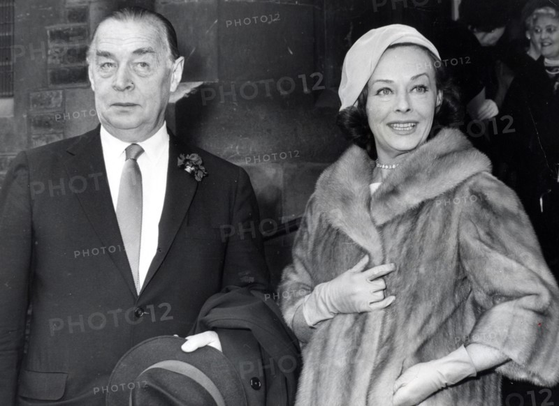 Erich Maria REMARQUE with his wife Paulette GODDARD, 1963