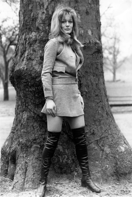 Rona NEWTON-JOHN