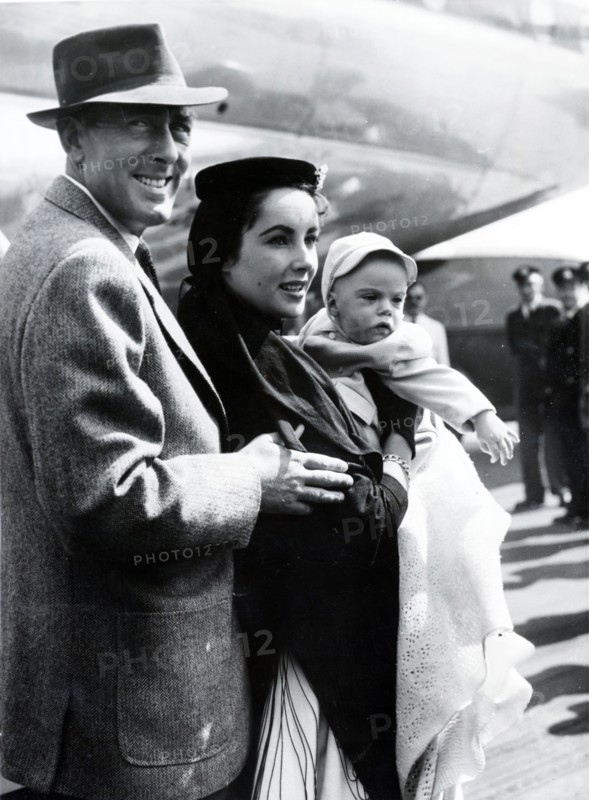 Elizabeth TAYLOR and Michael WILDING with son