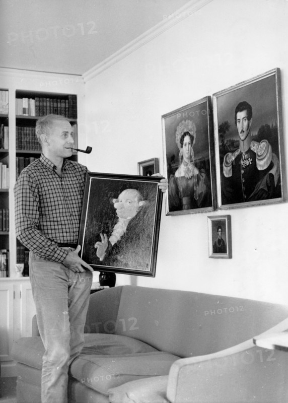 LORIOT with a self-painted painting, Ammerland 1966