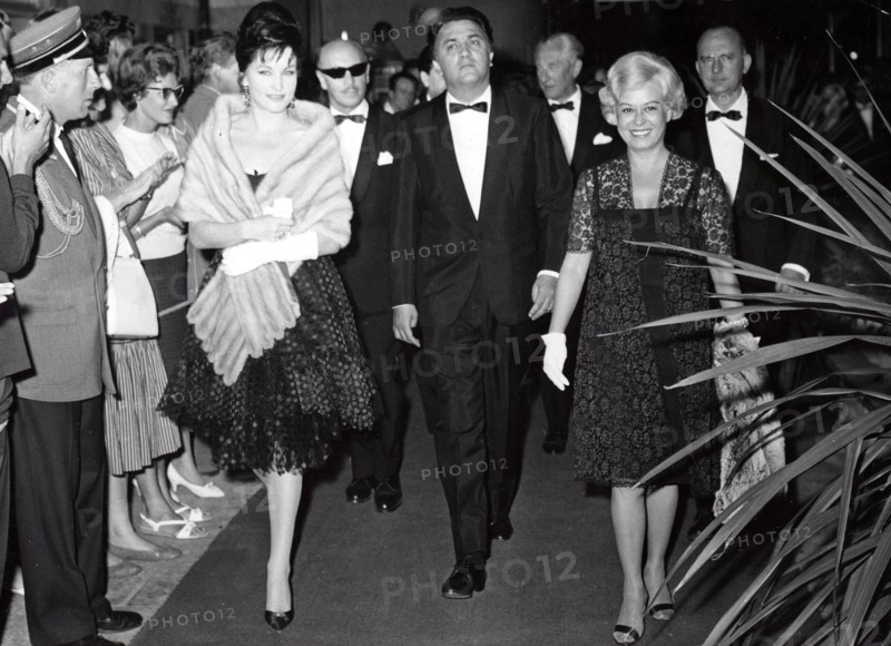 Yvonne FOURNEAUX, Federico FELLINI, Giulietta MASINA