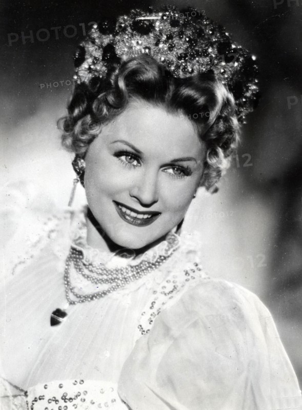 Marika RÖKK, portrait