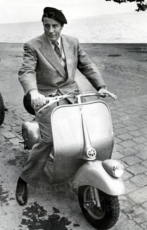 Johannes HEESTERS on a Vespa