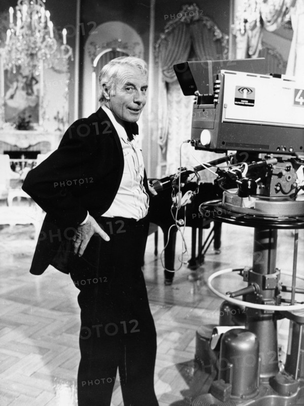 Johannes HEESTERS with TV camera