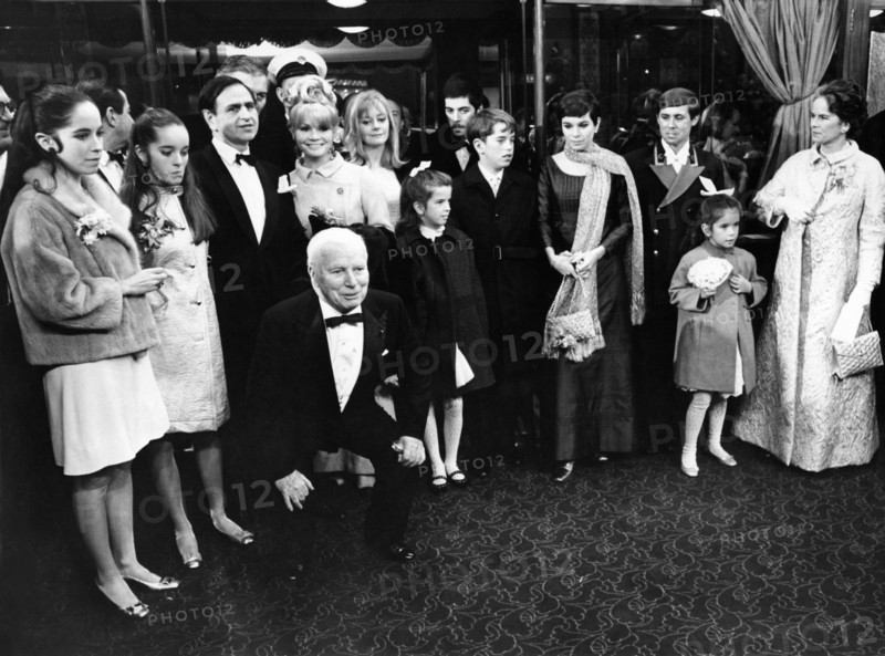 Charlie CHAPLIN with his family, London 1967