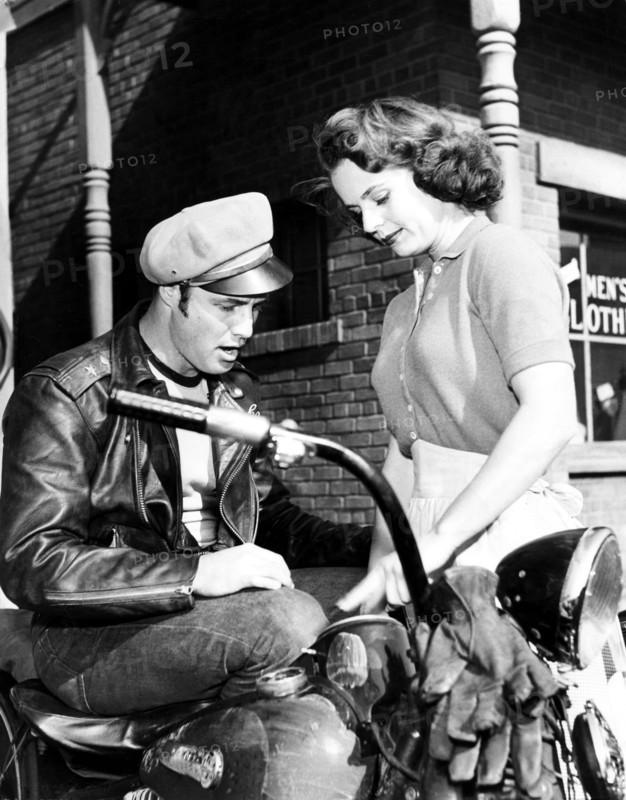Marlon BRANDO, Mary MURPHY