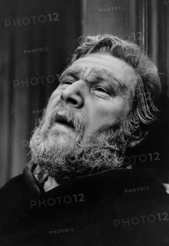 Sir Peter USTINOV in 'Photo Finish'