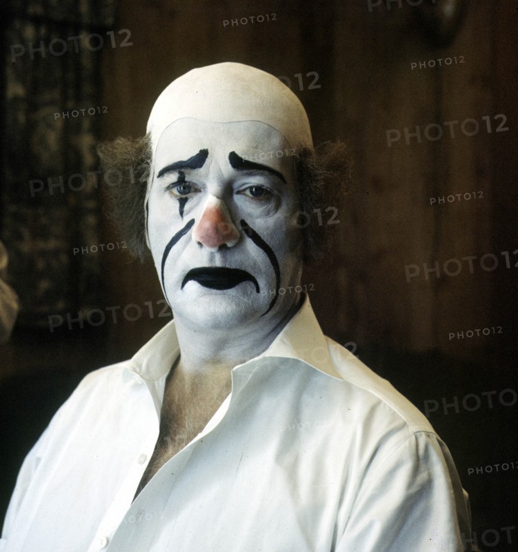 Curd JÜRGENS portrait as a clown in 'The Blue Angel'