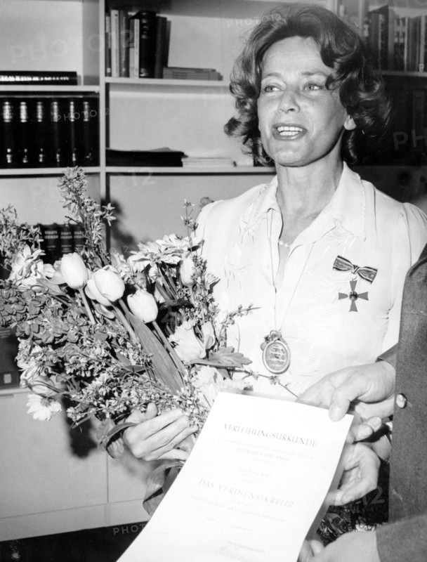 Maria SCHELL receives the Federal Cross of Merit