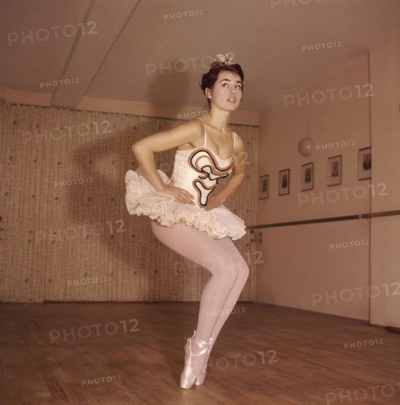 Vera Chekhova during ballet training