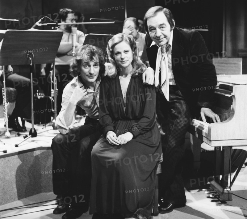 Marianne MENDT with godchild Ludwig HIRSCH and Paul KUHN in 'Godchildren', 1979