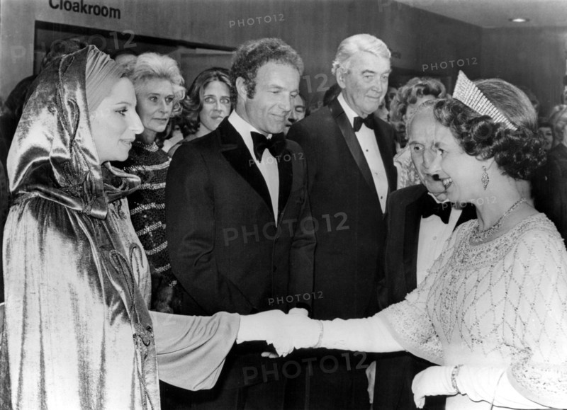 QUEEN ELIZABETH II, Barbra STREISAND, James CAAN and James STEWART, 1975