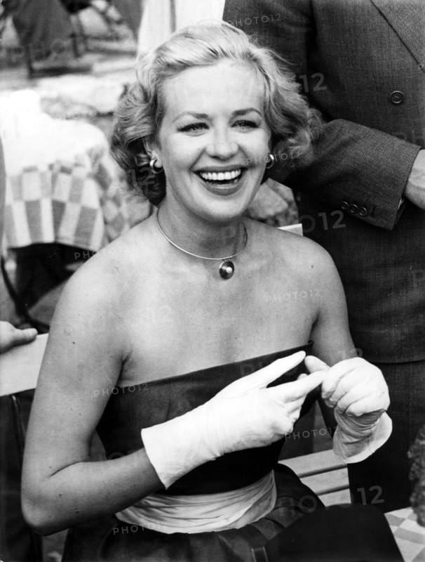 Hildegard KNEF at the IV Berlin International Film Festival in 1954