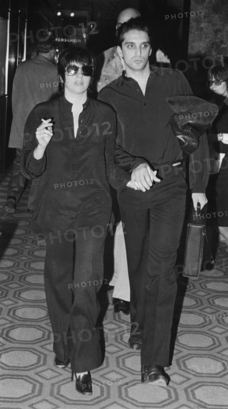 Liza MINNELLI and Mark GERO during a tour of Germany