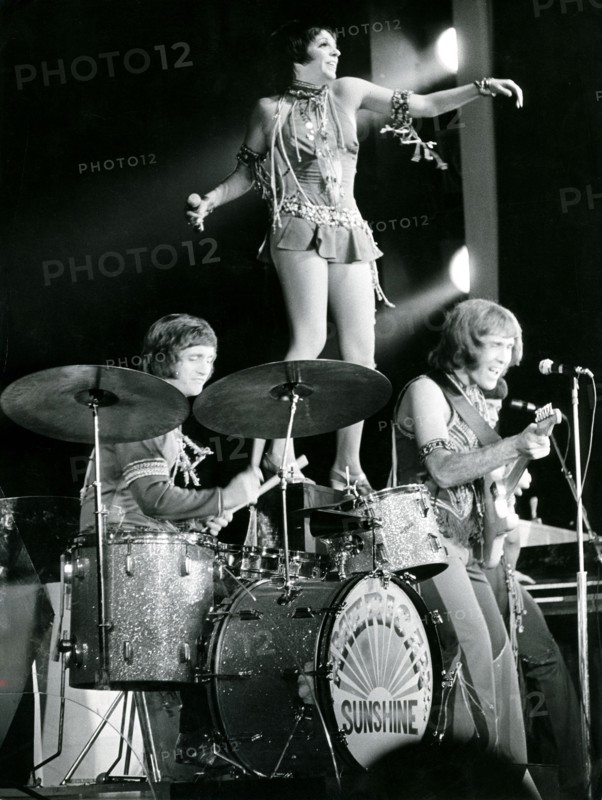 Liza MINNELLI performing at 'L'Olympia' in 1971