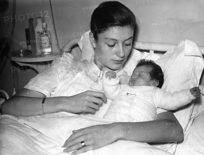 Anouk AIMEE with baby Manuela