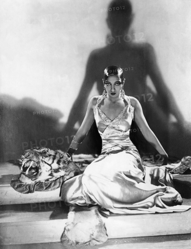 Josephine BAKER on tiger skin