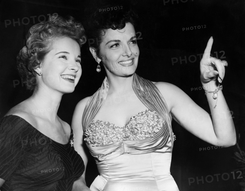 Mona FREEMAN and Jane RUSSELL, London 1954