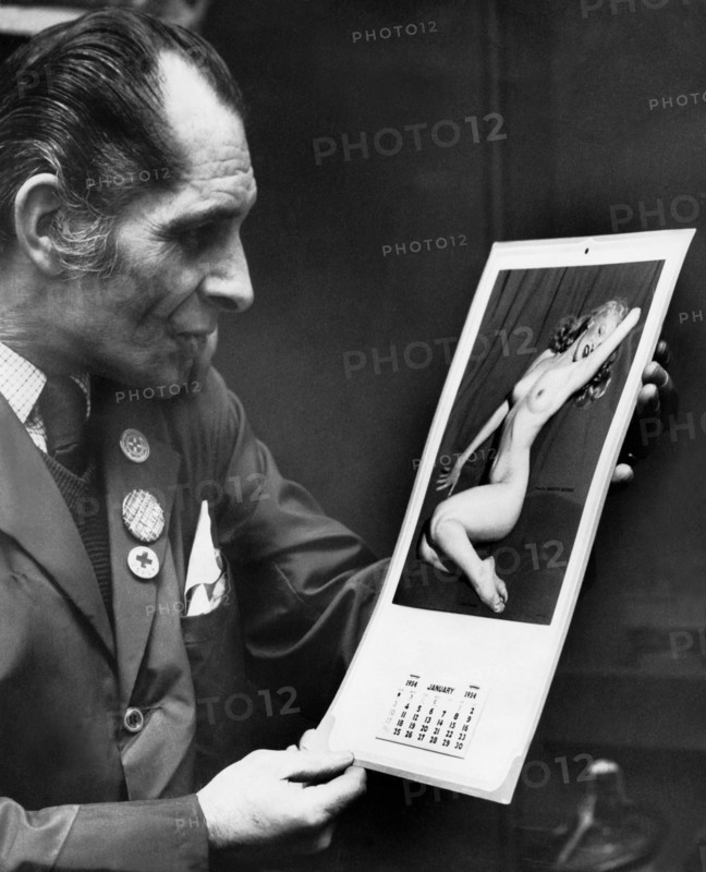 Auction of a calendar by Marilyn MONROE, 1974