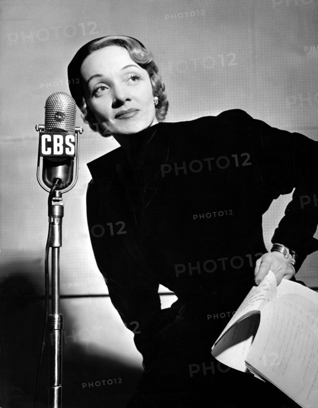 Marlene DIETRICH on a CBS radio show