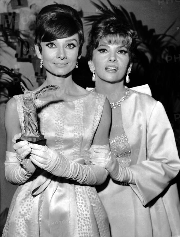Gina LOLLOBRIGIDA and Audrey HEPBURN, 1965