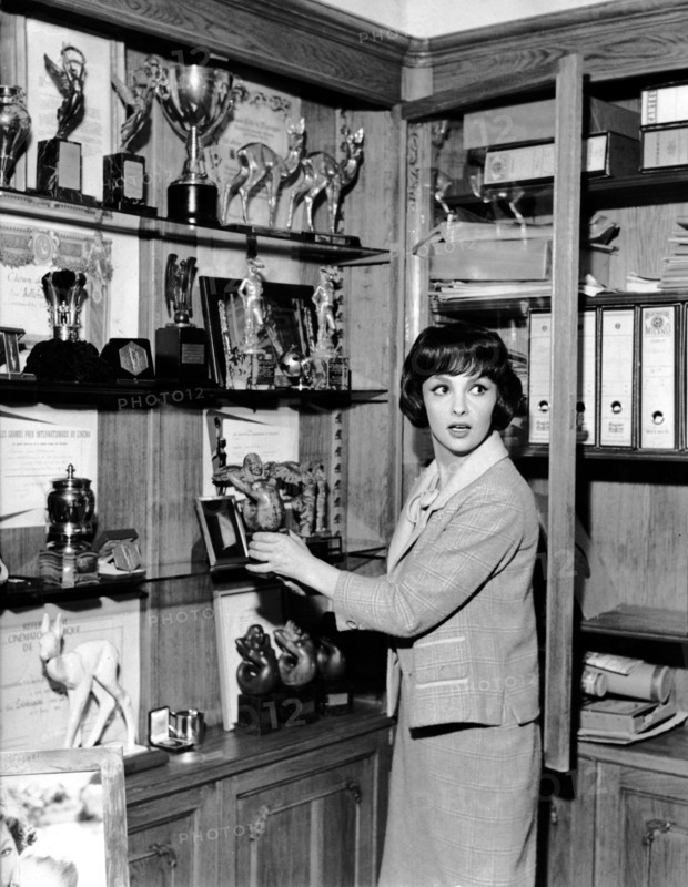 Gina LOLLOBRIGIDA with her awards