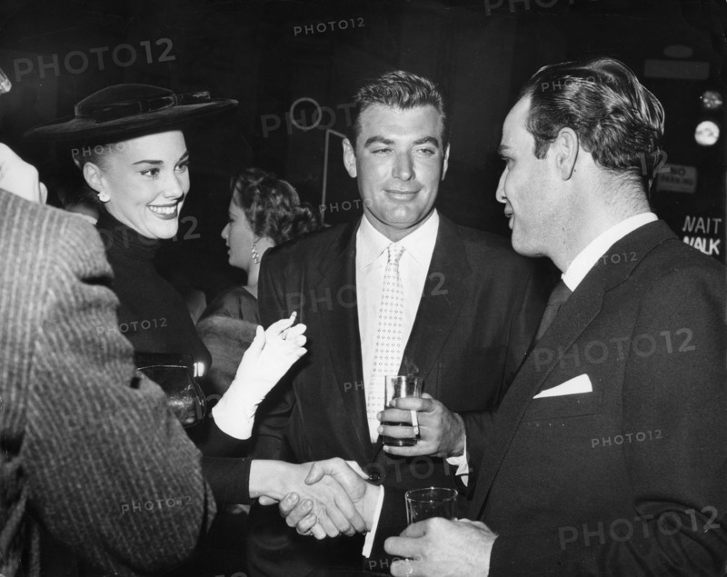 Larri THOMAS, John BROMFIELD and Marlon BRANDO