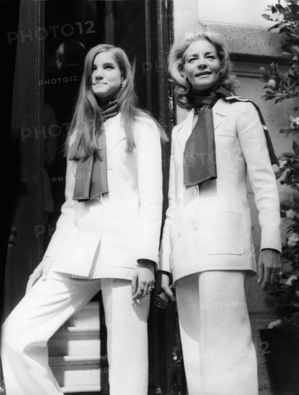 Lauren BACALL and daughter Lesley BOGART, Paris 1968