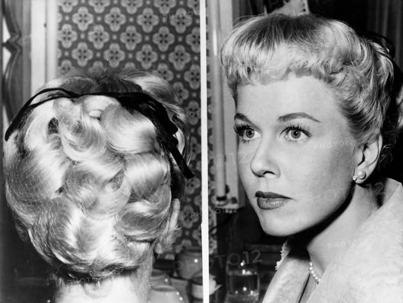 Doris DAY with historical hairstyle