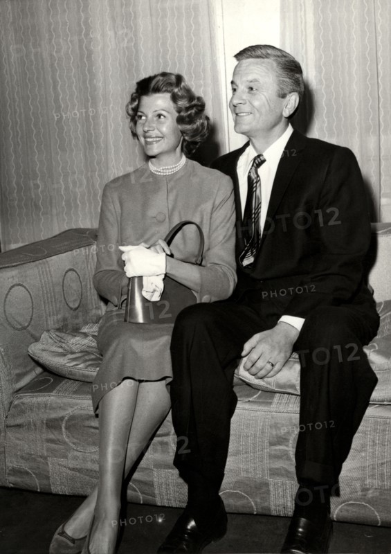 Rita HAYWORTH and James HILL