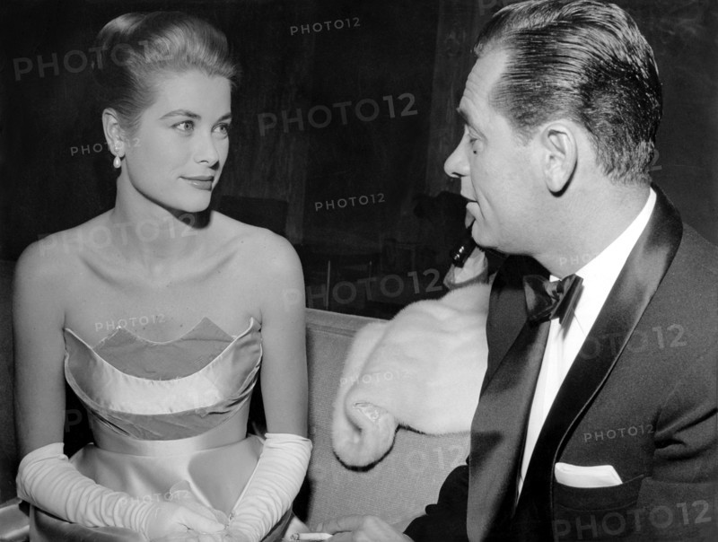 Grace KELLY and William HOLDEN at a party