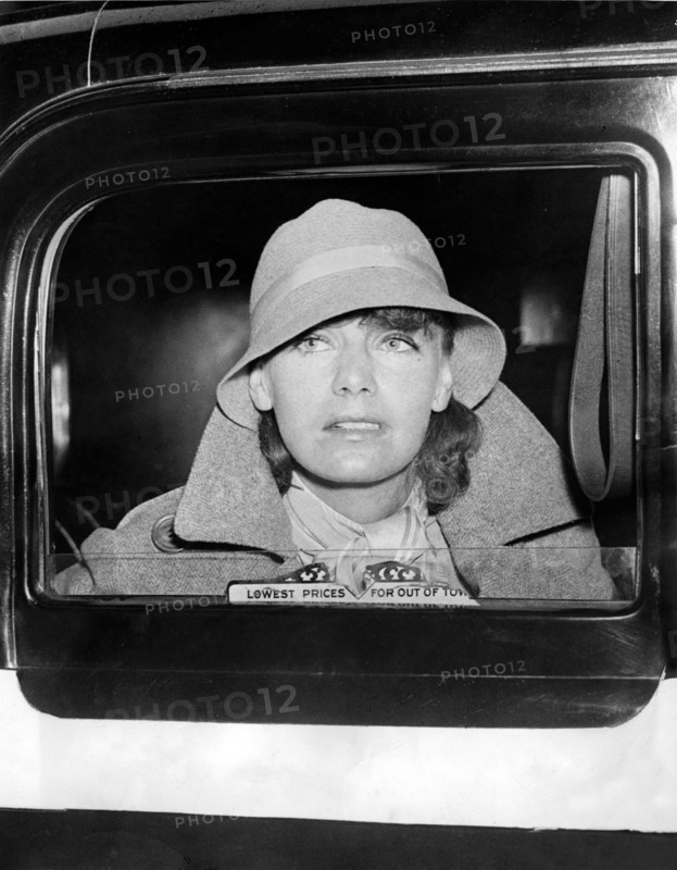 Greta GARBO portrait in a taxi