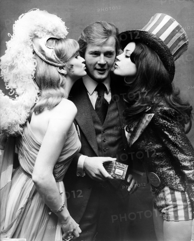 Roger MOORE Miss Universe pageant, London 1971