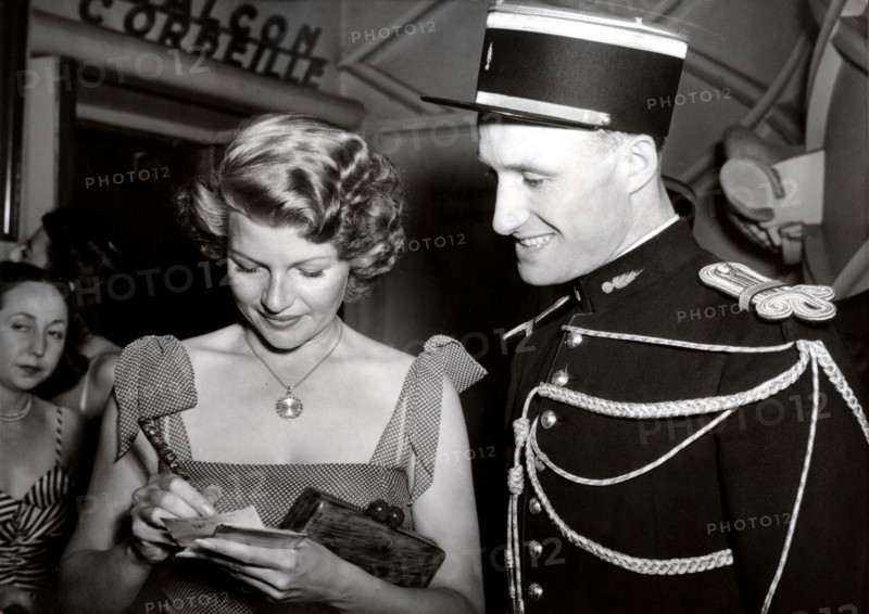 Rita HAYWORTH, France Premiere of 'Gilda'