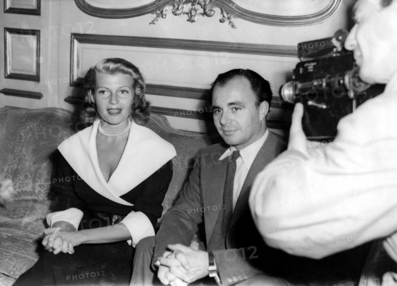 Rita HAYWORTH revokes divorce from Ali KHAN