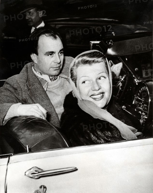 Rita HAYWORTH revokes divorce from Ali KHAN