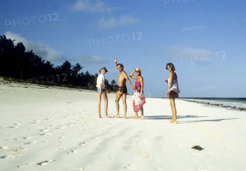 Walter GILLER with his family on vacation in Kenya, 1978