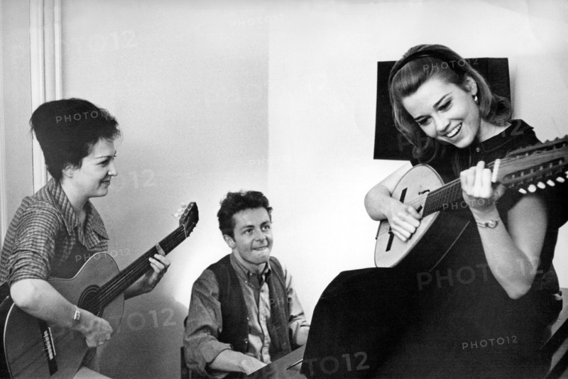 Susan STERN, Tim EVERETT and Jane FONDA