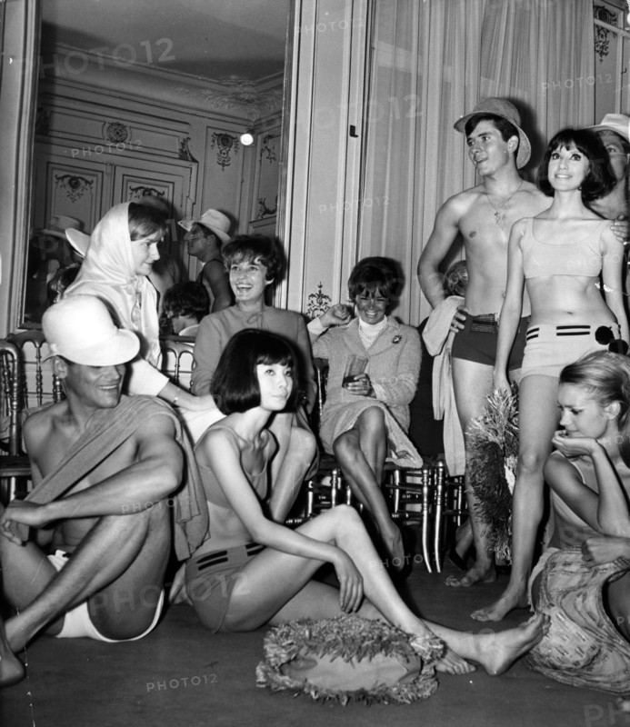 Francoise SAGAN, Jeanne MOREAU and Florence MALRAUX at Cardin, 1963